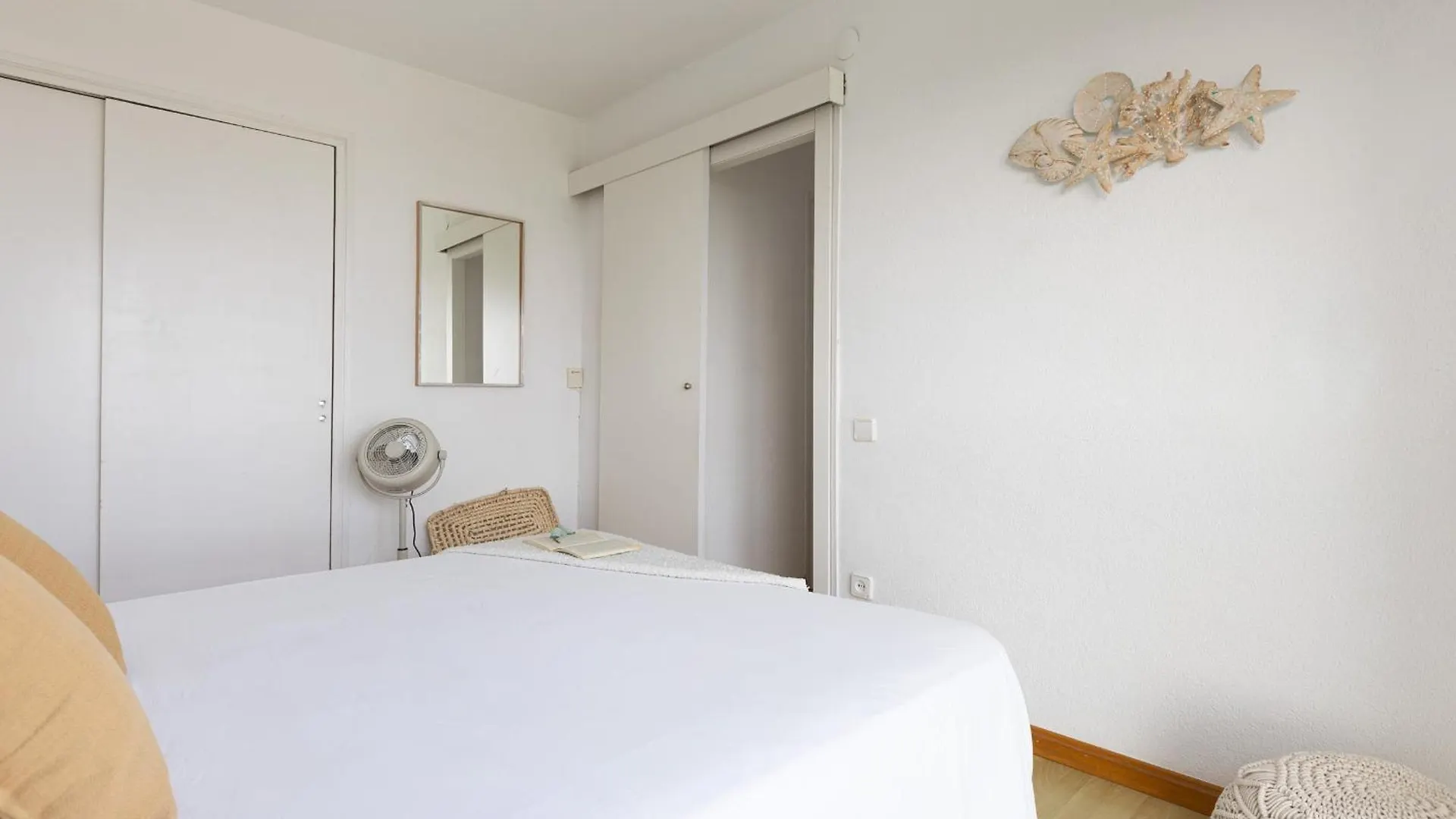 Bright Apartment In Gava Mar