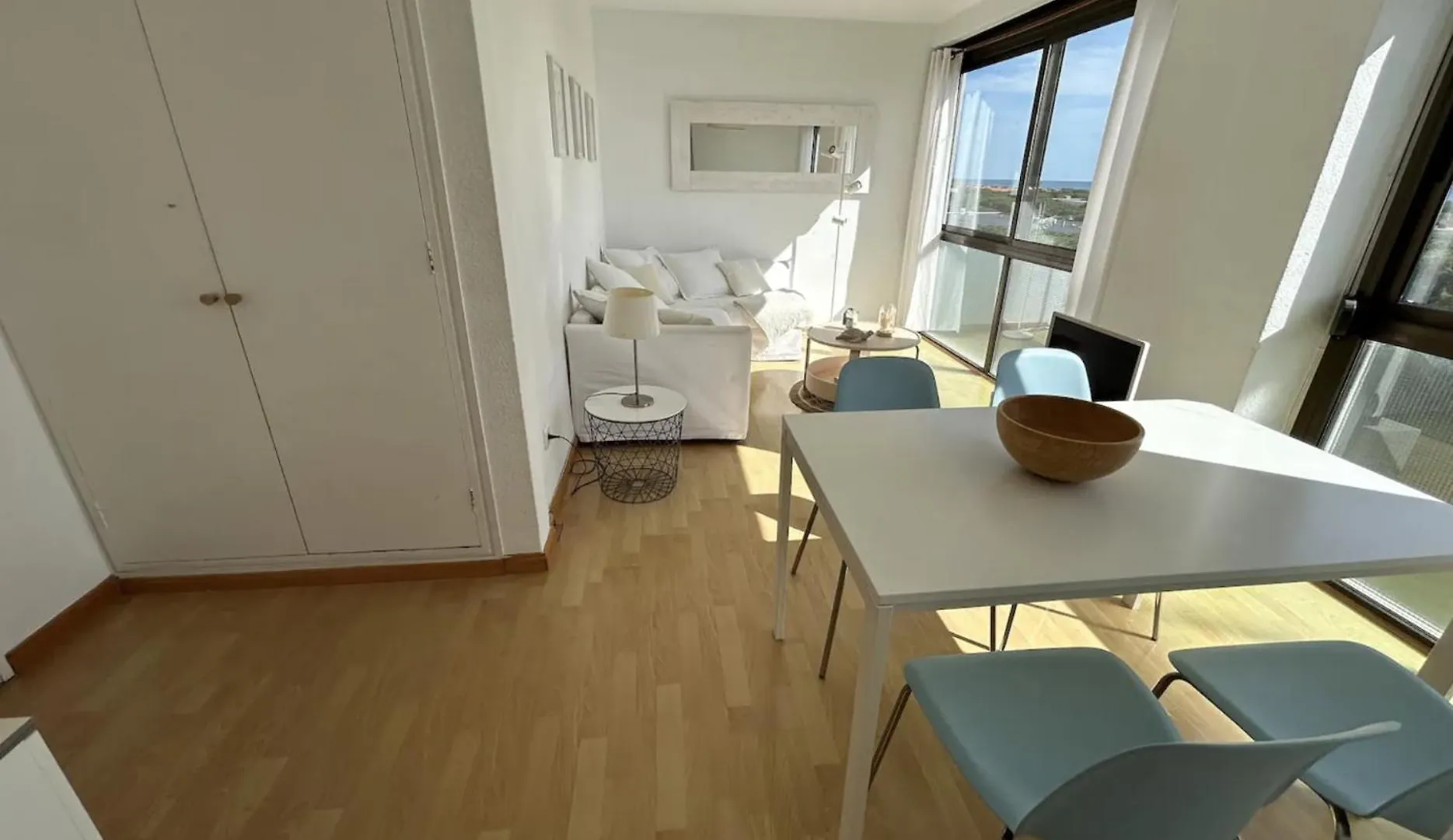 Bright Apartment In Gava Mar