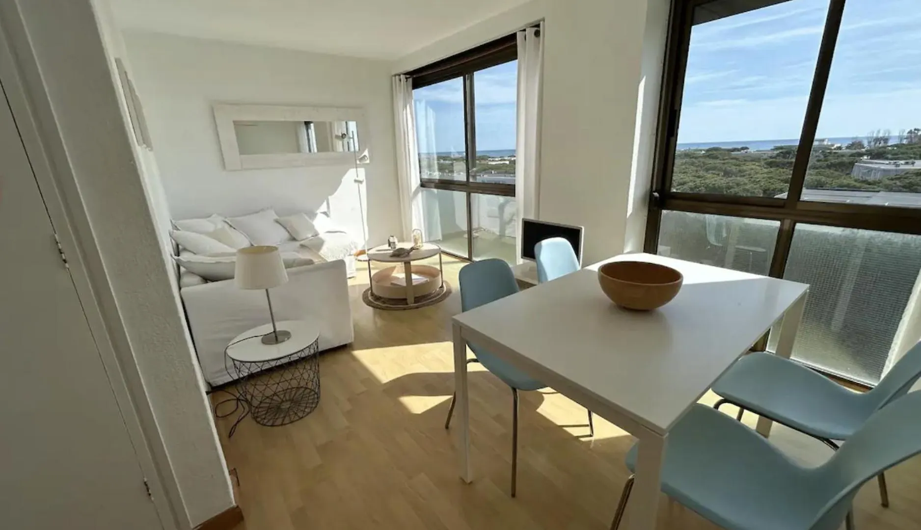 Bright Apartment In Gava Mar